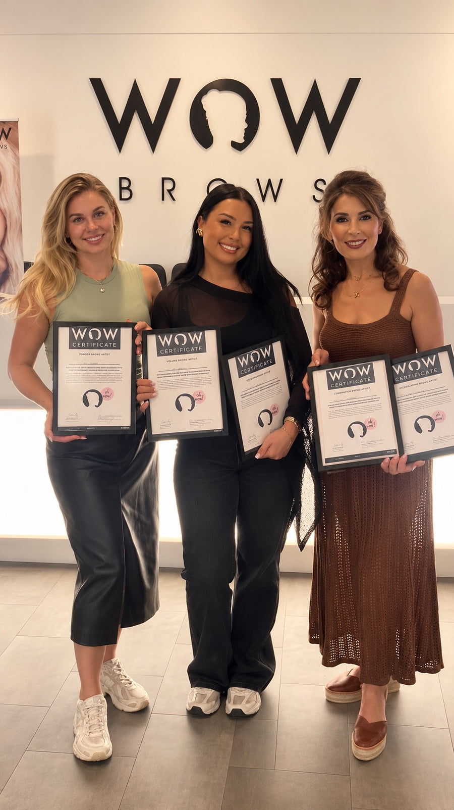 Drei frisch zertifizierte Brow Artists der WOWbrows Akademie